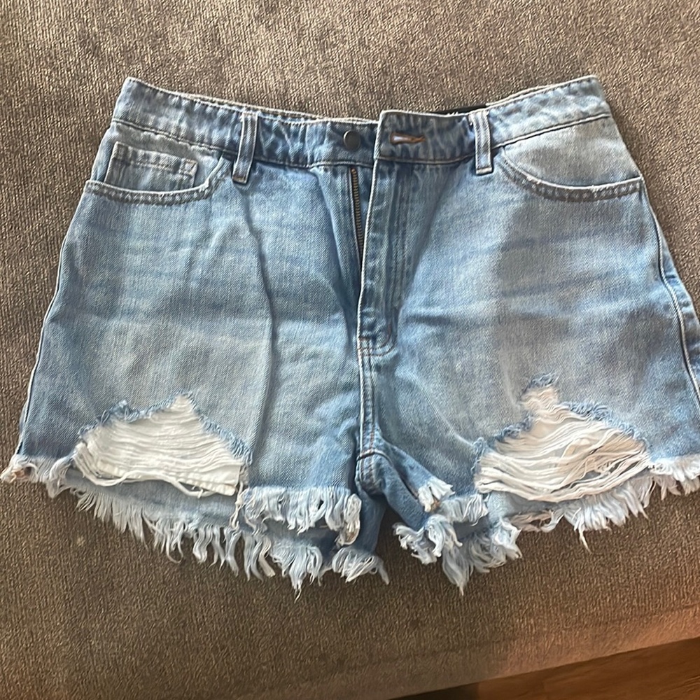 Fashion nova distressed shorts XL